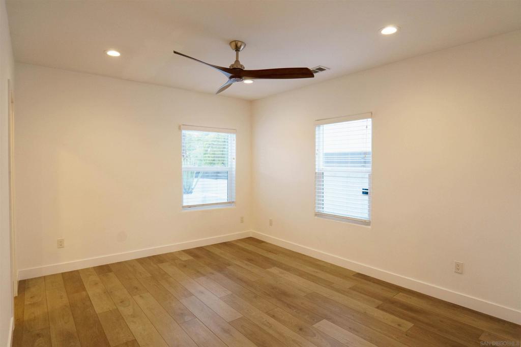 MLS #250018206SD img 15