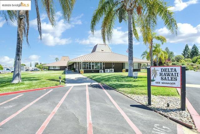 237 Aloha Way, Pittsburg CA: https://media.crmls.org/mediaz/51eeb35a-ee6a-42ba-b41e-3e0d84775c04.jpg