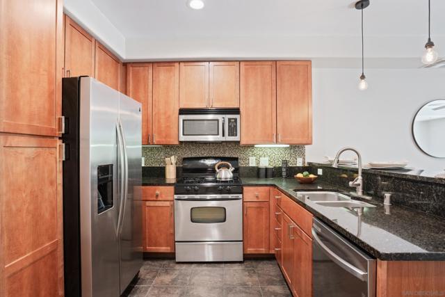 2330 1st Ave, San Diego CA: https://media.crmls.org/mediaz/51eedd08-c416-470b-af2c-e7e8589b825f.jpg