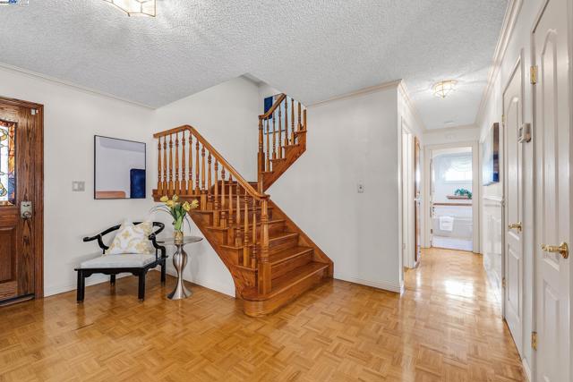5645 Lemke Pl, Fremont CA: https://media.crmls.org/mediaz/51ef8b56-8066-4668-89e8-5e52e1a50b55.jpg