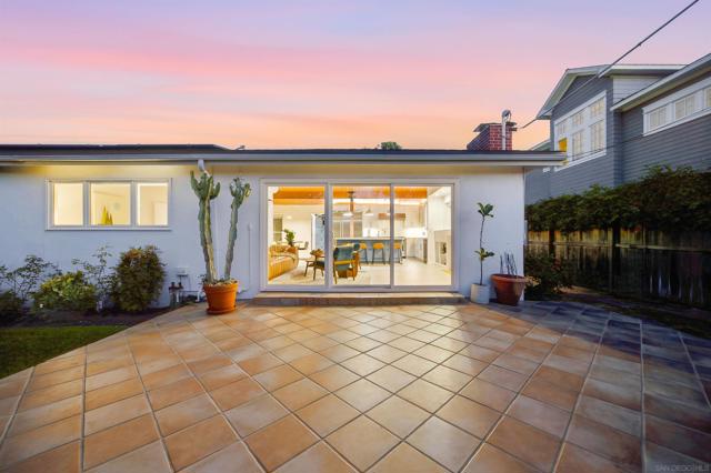 660 Cabrillo Ave, Coronado CA: https://media.crmls.org/mediaz/51efb493-0e9e-458a-b603-d7c1d0b69096.jpg