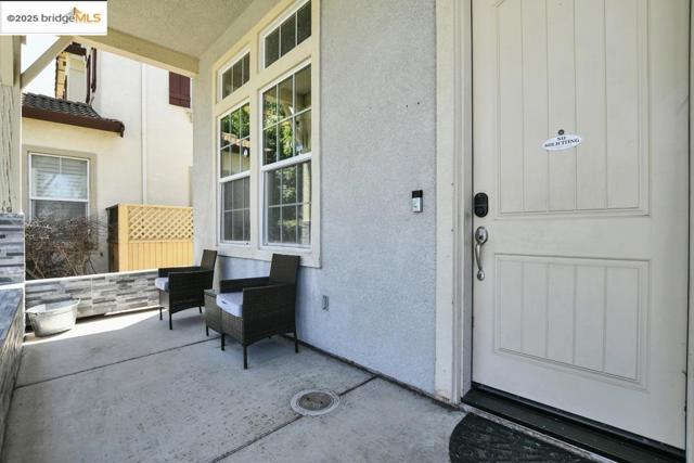 25 Solitude Ct, Oakley CA: https://media.crmls.org/mediaz/51efd3ba-0fb9-467a-92ee-b48d6003e525.jpg