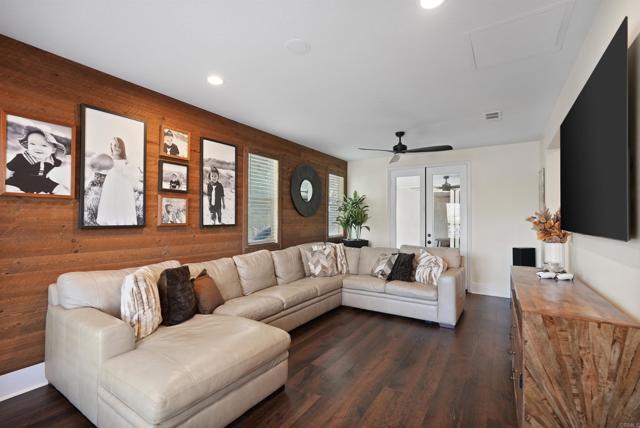 Detail Gallery Image 13 of 72 For 25351 Forest St, Corona,  CA 92883 - 5 Beds | 5 Baths