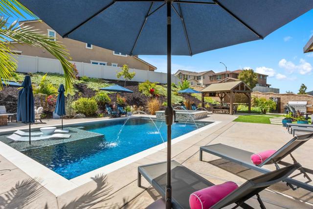 303 Ventasso Way, Fallbrook CA: https://media.crmls.org/mediaz/51eff9c3-7239-4282-889c-d3e4f7881454.jpg