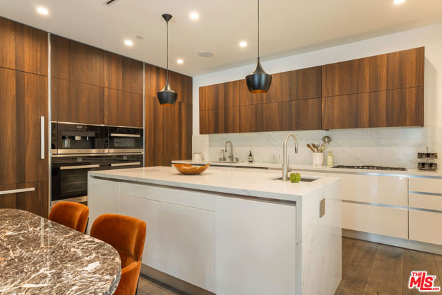 732 Huntley Drive, West Hollywood CA: https://media.crmls.org/mediaz/51f01054-1e15-4975-a0bb-a3dacd1f89b3.jpg