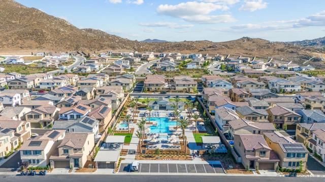 29566 Nini Ct, Winchester CA: https://media.crmls.org/mediaz/51f0f229-1771-4b97-9669-49bb85db5f7e.jpg
