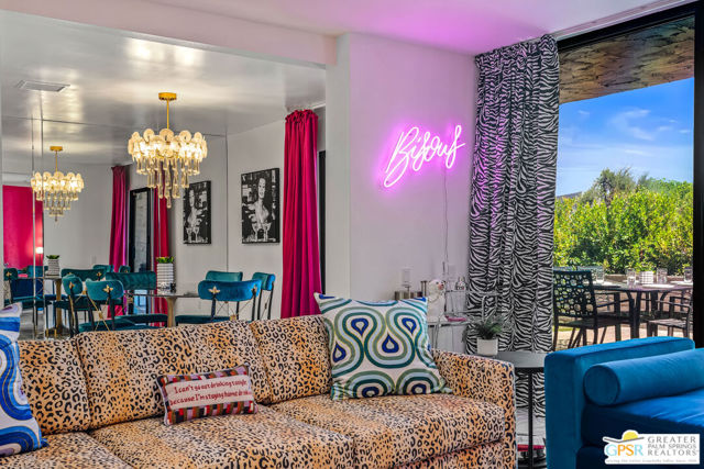 2602 N Whitewater Club Drive, Palm Springs CA: https://media.crmls.org/mediaz/51f1a54a-8654-4b37-8e2a-79489cc50087.jpg