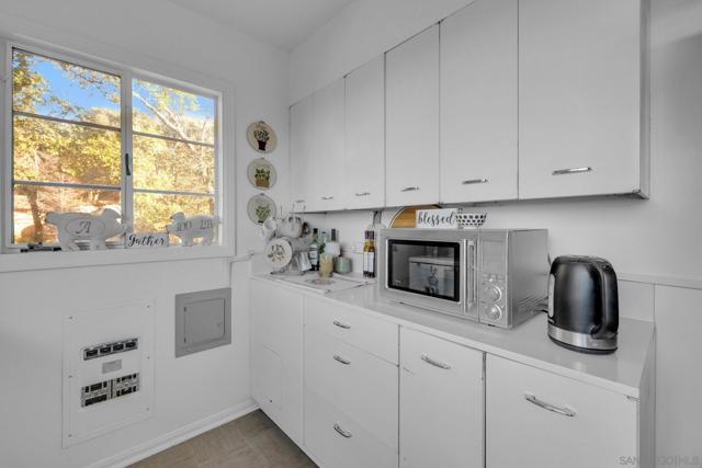 3306 Oak Grove, Julian CA: https://media.crmls.org/mediaz/51f22bd6-feaf-4109-afb9-e2ff1170db7c.jpg