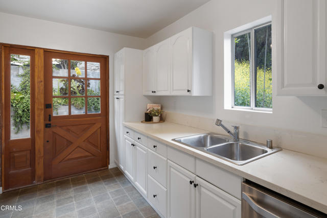 5345 Monterey Road, Los Angeles CA: https://media.crmls.org/mediaz/51f32bad-57a1-4dd0-b315-e0fb19f6a537.jpg