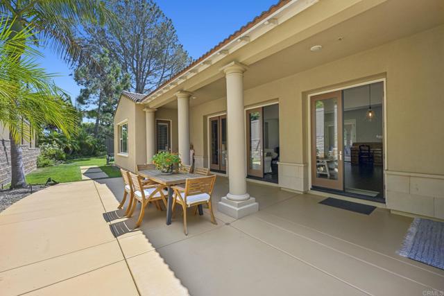 939 Bluejack Road, Encinitas CA: https://media.crmls.org/mediaz/51f33370-3e77-46f9-9cda-24f69af4de30.jpg