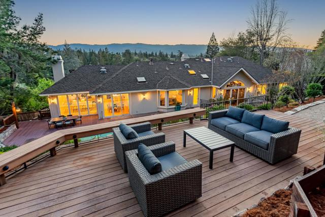 1110 Trinity Drive, Menlo Park CA: https://media.crmls.org/mediaz/51f43f0a-9979-48e7-bc7c-7d44e8d9b9c1.jpg