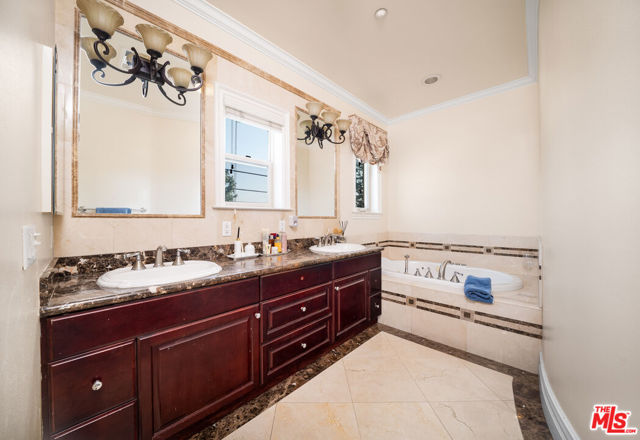 1036 Louise Avenue, Arcadia CA: https://media.crmls.org/mediaz/51f458e7-577f-4c14-90be-5efc158050c5.jpg
