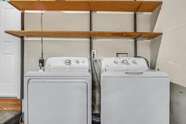 36560 Lakewood Dr, Newark CA: https://media.crmls.org/mediaz/51f47fc7-b3fb-47ce-a1b9-7461fdc3cd08.jpg