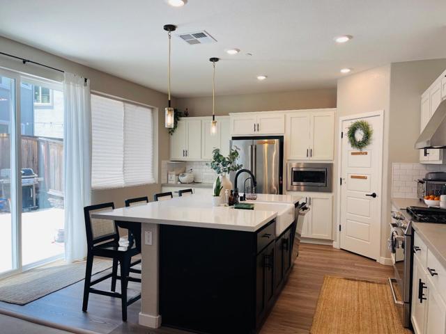 2749 Ambrosia Way, Fairfield CA: https://media.crmls.org/mediaz/51f4cb08-9145-4fb7-8c24-7c40bc0c7741.jpg