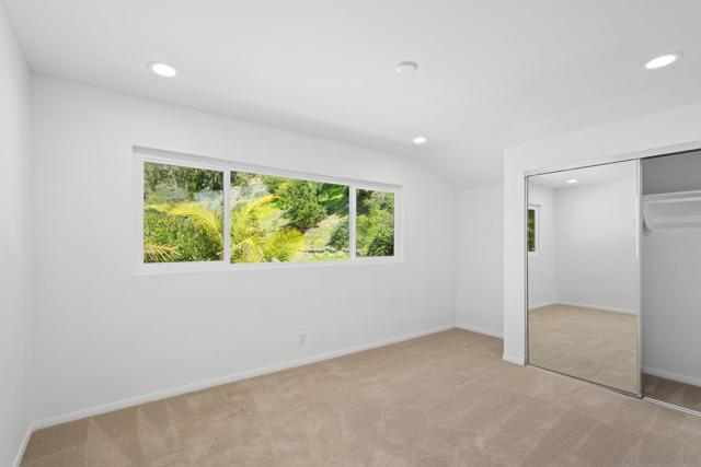 6937 Paseo Laredo, La Jolla CA: https://media.crmls.org/mediaz/51f4d14e-a160-4d0f-bf47-956e4644c23a.jpg