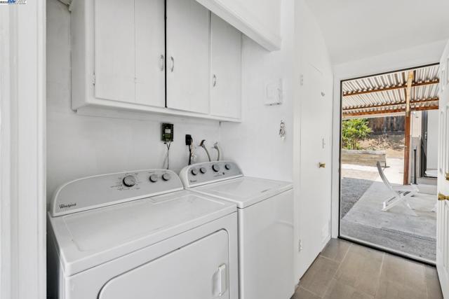 14886 Wake Ave, San Leandro CA: https://media.crmls.org/mediaz/51f4d684-28ad-45d4-8639-93d2a3dabf4b.jpg