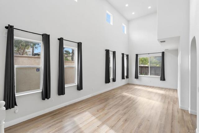 Detail Gallery Image 7 of 35 For 1048 Sunset Crossing Point, San Diego,  CA 92154 - 5 Beds | 3 Baths