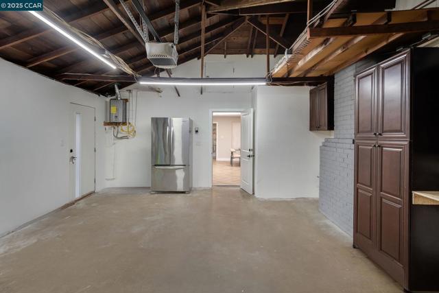 1961 Ardith Dr, Pleasant Hill CA: https://media.crmls.org/mediaz/51f73718-e936-458c-afac-e72fb4e15234.jpg
