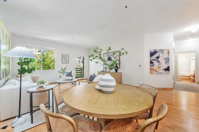 929 E El Camino Real, Sunnyvale CA: https://media.crmls.org/mediaz/51f7992e-5a15-4af4-ac3b-4ef9cd9cc6b9.jpg