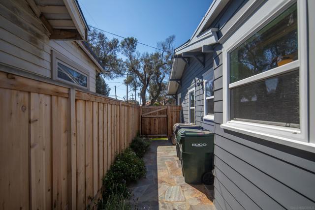 950 Olive Ave, Coronado CA: https://media.crmls.org/mediaz/51f8c806-18ca-4e3c-bba9-499107f95087.jpg