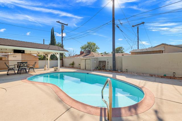 3774 Maywood Court, San Bernardino CA: https://media.crmls.org/mediaz/51f8d4b4-aaaa-430b-b1b8-f938e0f51914.jpg