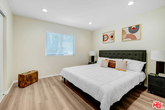Image 22 of 23 For 646 Hollister Street