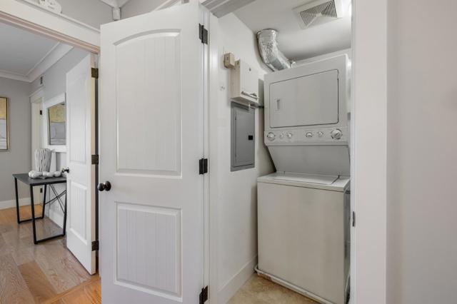 1705 Palm Avenue, San Mateo CA: https://media.crmls.org/mediaz/51f9781e-c4ce-4e34-afe4-7c04984c4f7a.jpg