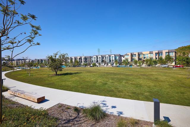 13932 Boyden Way, Mira Mesa CA: https://media.crmls.org/mediaz/51f989fd-ce37-4487-befb-c4394ca71fcc.jpg