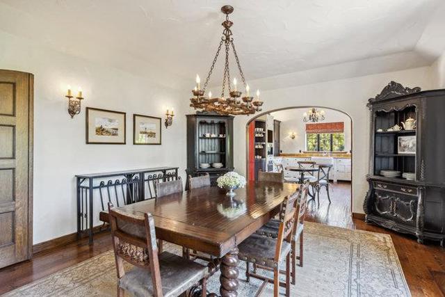 2307 Easton Drive, Burlingame CA: https://media.crmls.org/mediaz/51f991a0-1b74-40d4-bd6d-36e6199225f6.jpg