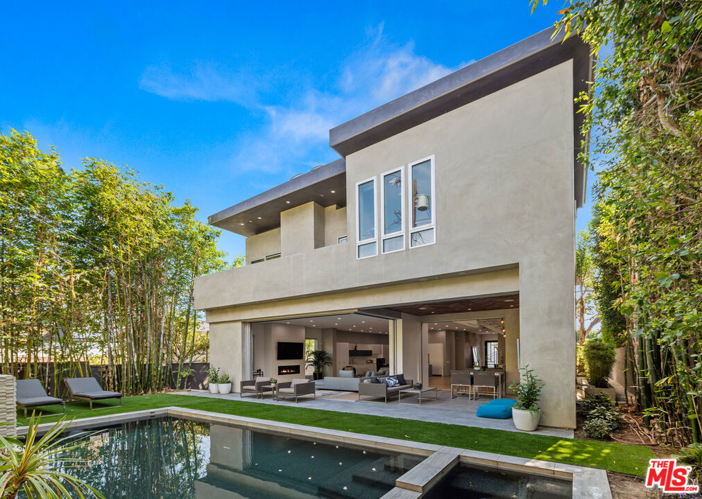 6617 LINDENHURST Avenue — Modern