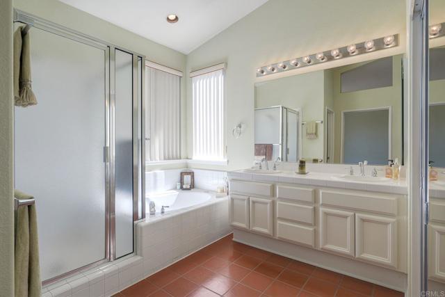 5141 Palmera Dr, Oceanside CA: https://media.crmls.org/mediaz/51f9f7fd-6b97-4f30-b1fd-3682fb7305d1.jpg
