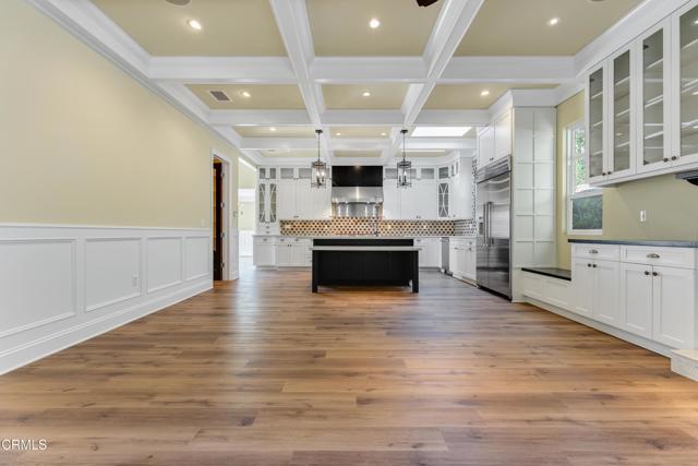 Detail Gallery Image 8 of 29 For 2503 Allanjay Pl, Glendale,  CA 91208 - 5 Beds | 4 Baths