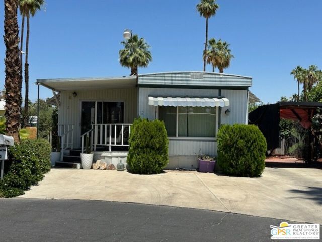 2 Harrison Street, Cathedral City CA: https://media.crmls.org/mediaz/51fa1bc1-e38d-4f8a-bf4b-1aa4cea3ac14.jpg