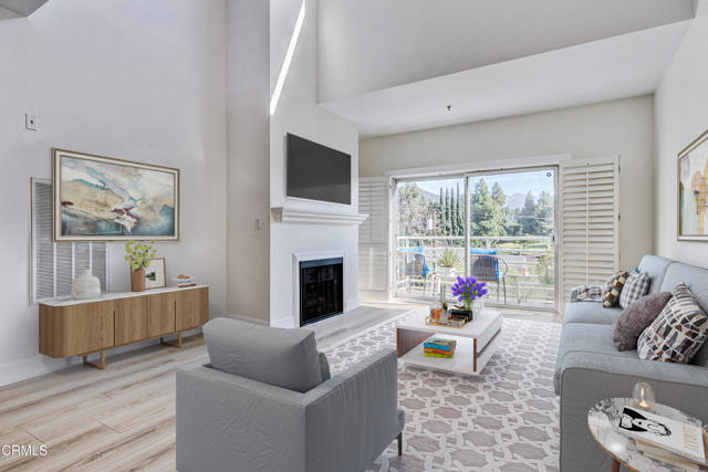 Detail Gallery Image 6 of 48 For 2905 Montrose Ave #610,  La Crescenta,  CA 91214 - 3 Beds | 3 Baths