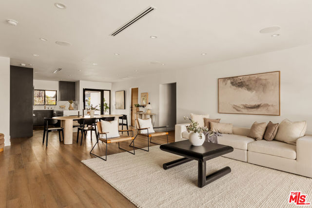 5931 Abernathy Drive, Los Angeles CA: https://media.crmls.org/mediaz/51fb1e14-dc5b-4d38-8ccd-f99ca394373f.jpg