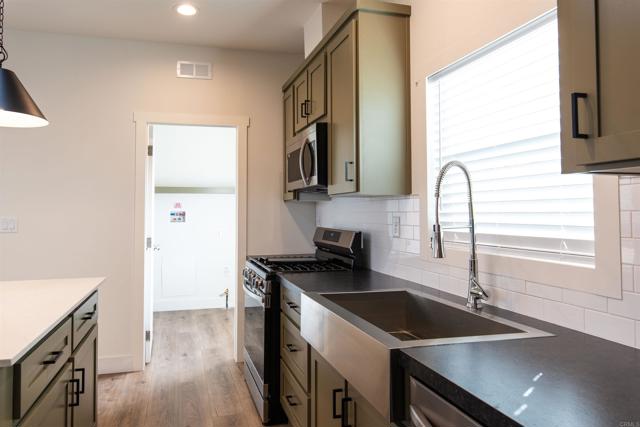 Detail Gallery Image 4 of 29 For 14272 Hoover St #126,  Westminster,  CA 92683 - 3 Beds | 2 Baths