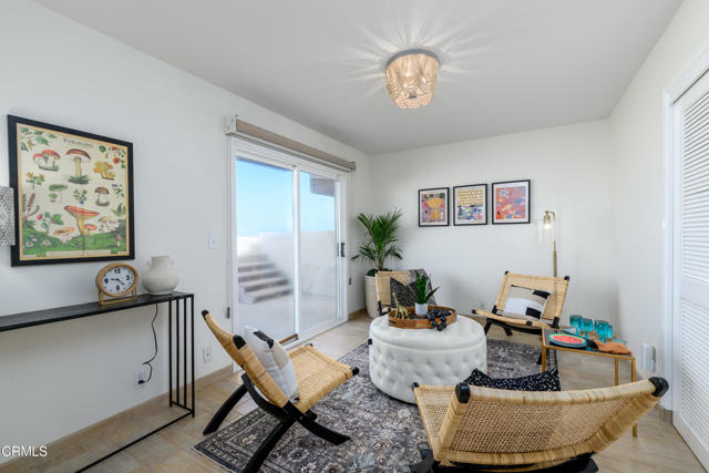 1905 Ocean Drive, Oxnard CA: https://media.crmls.org/mediaz/51fc1cdf-1d66-47c2-aad3-fb35bf3c1a7d.jpg