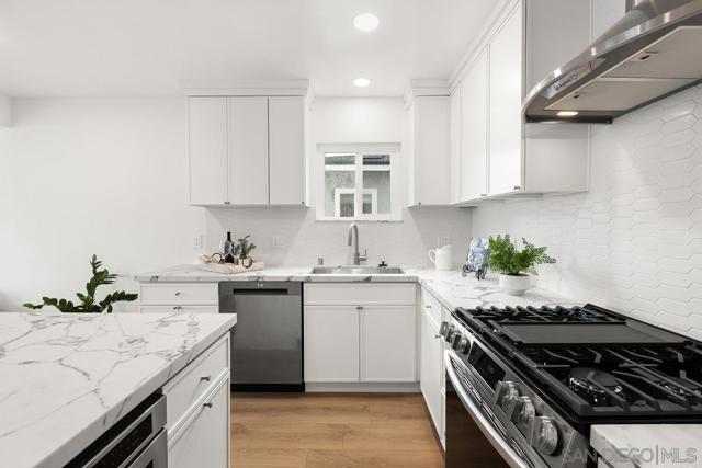 3758 Antiem St, Clairemont Mesa CA: https://media.crmls.org/mediaz/51fc2419-5edd-4f7e-99a4-3f05e912f3ff.jpg