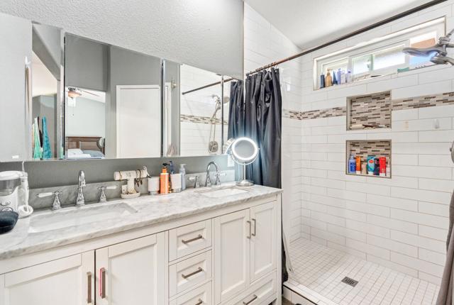 69867 Kent Place, Cathedral City CA: https://media.crmls.org/mediaz/51fc5537-43d3-4c29-b6a1-53f76398393c.jpg