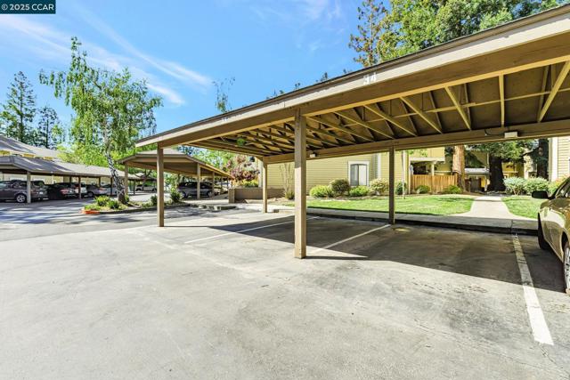 771 Center Ave, Martinez CA: https://media.crmls.org/mediaz/51fc593e-c70b-4b45-a77f-78d7a3bdfb08.jpg