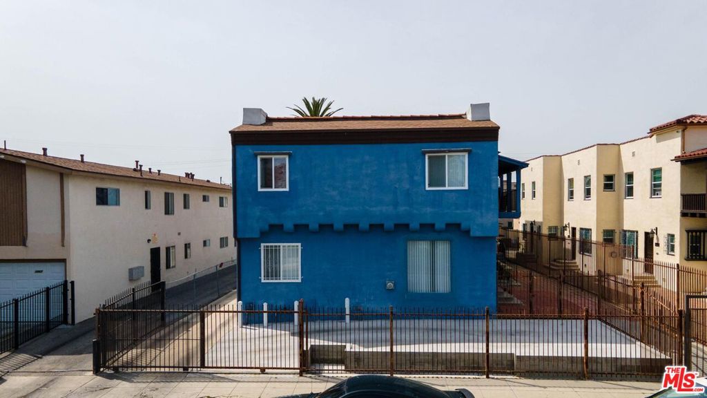 3965 Brighton Avenue, Los Angeles, CA 90062