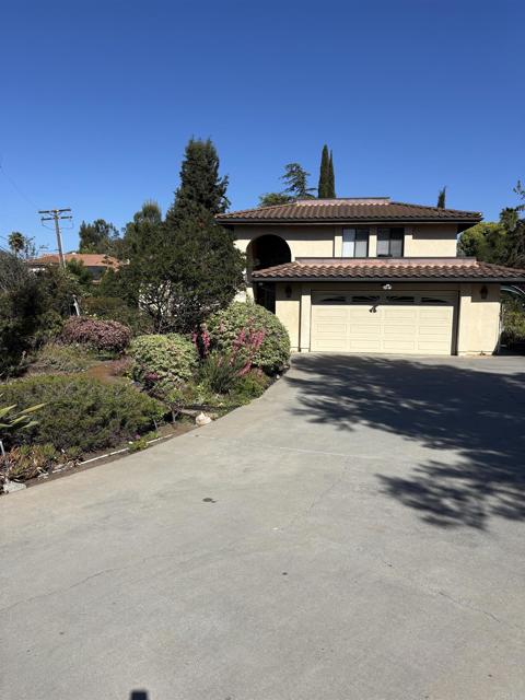 Detail Gallery Image 1 of 1 For 1657 Foothill Dr, Vista,  CA 92084 - 4 Beds | 3 Baths