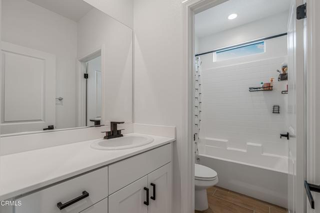 Detail Gallery Image 13 of 34 For 246 San Miguel Island Dr, Camarillo,  CA 93012 - 4 Beds | 2/1 Baths