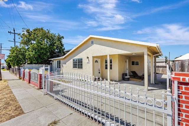 1111 Stonington Ave, San Pablo CA: https://media.crmls.org/mediaz/51fddb4c-6a9d-4293-9499-1299668b6f13.jpg