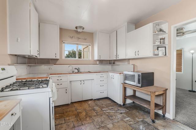 2269 Hyland Avenue, Ventura CA: https://media.crmls.org/mediaz/51fecd9c-1210-404e-b201-3b4f35707a16.jpg