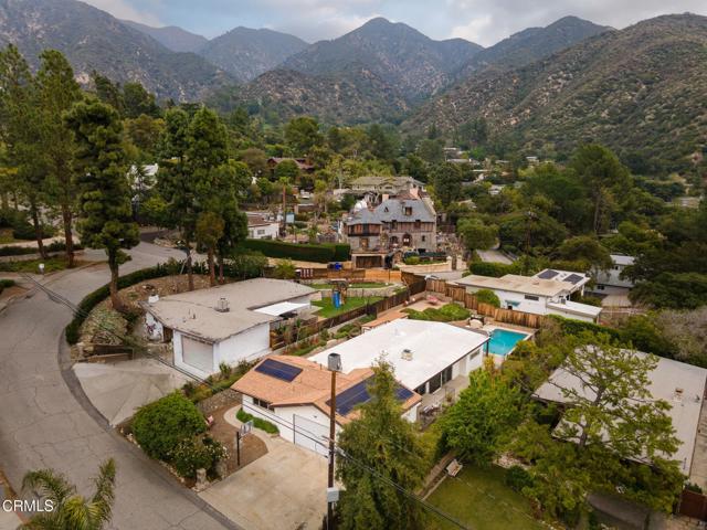 5519 Terrace Drive, La Crescenta CA: https://media.crmls.org/mediaz/51ffa486-0e76-4a70-bd73-3cb0cb139f99.jpg