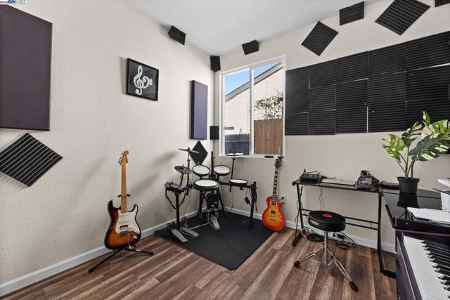 762 Rubier Way, Rio Vista CA: https://media.crmls.org/mediaz/52002d6f-cae5-4e19-a25a-0a536767befc.jpg