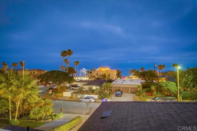 5380 Los Robles Drive, Carlsbad CA: https://media.crmls.org/mediaz/5200b0b6-7232-461a-986a-1bf0e0787c4a.jpg