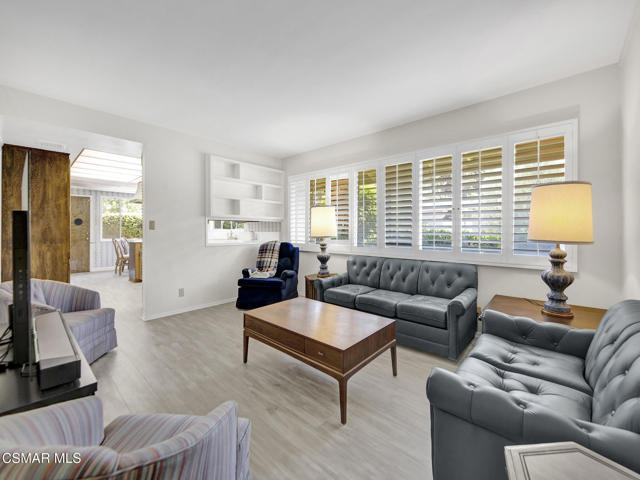 5448 Bothwell Road, Tarzana CA: https://media.crmls.org/mediaz/52011cb0-04a9-4d20-b074-b069e2d07225.jpg