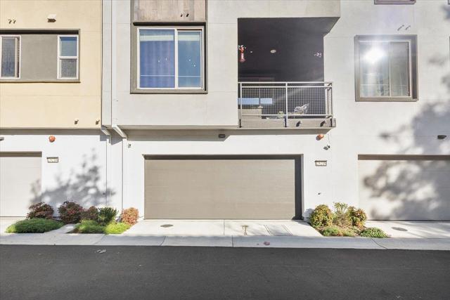 25218 Parklane Drive, Hayward CA: https://media.crmls.org/mediaz/5201b1ec-e24a-4a74-b303-fba41869ab96.jpg